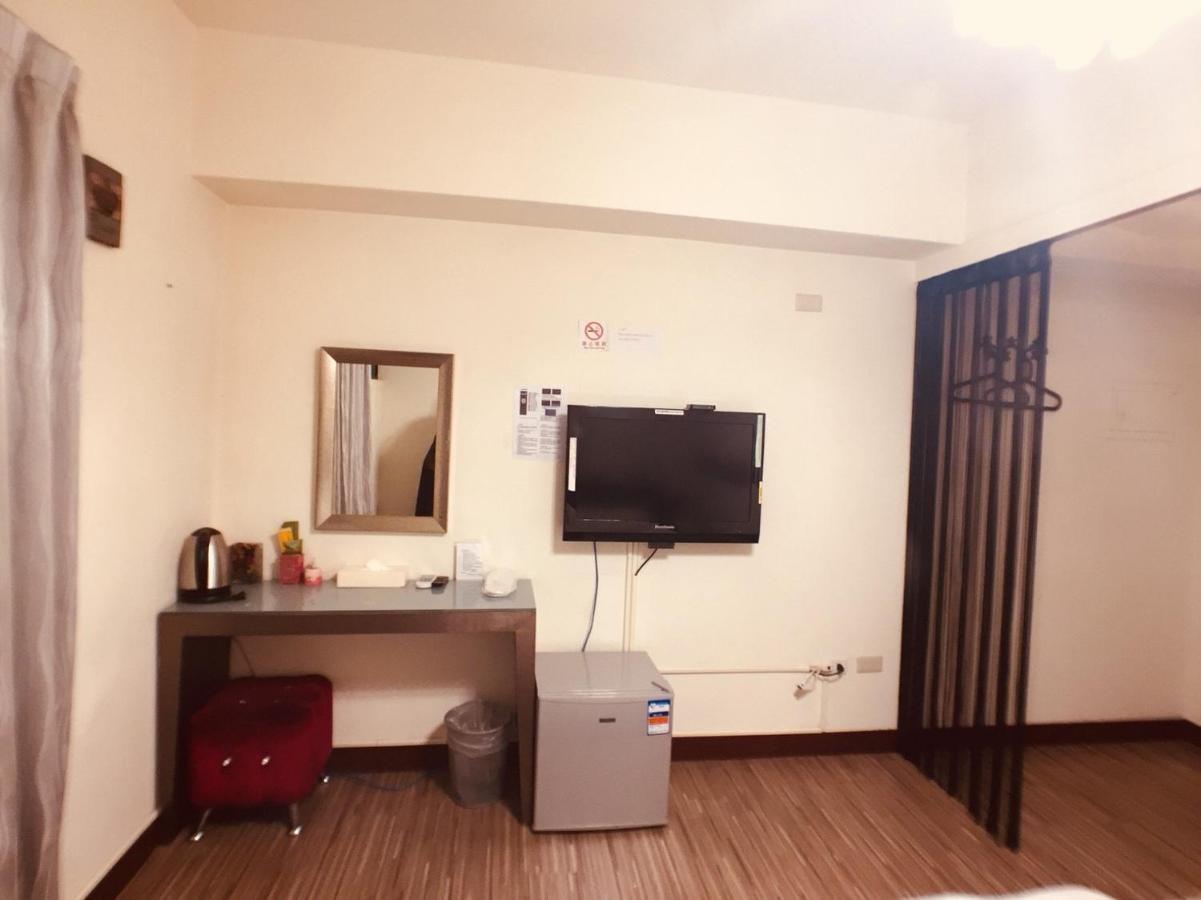 Love Feng Jia Apartment Hotel Đài Trung Ngoại thất bức ảnh