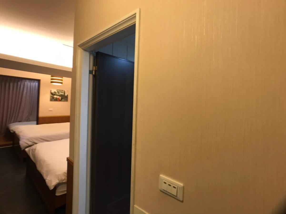 Love Feng Jia Apartment Hotel Đài Trung Ngoại thất bức ảnh